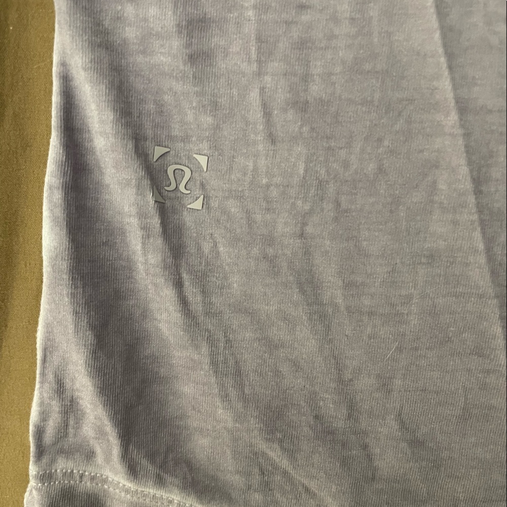 Lululemon mens tshirt. Size Medium. Purple